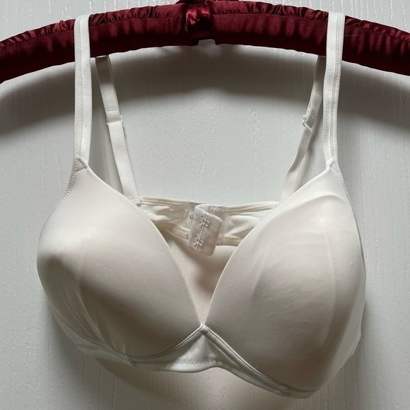 Warner's Body Heaven Bra Wireless Lift V-Neck Plunge Seamless Lightly Padded Bra - Picture 3 of 7